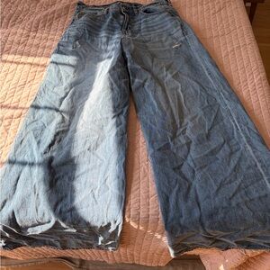 American Eagle Outfitters Wide Leg Jeans in Light Blue Wash